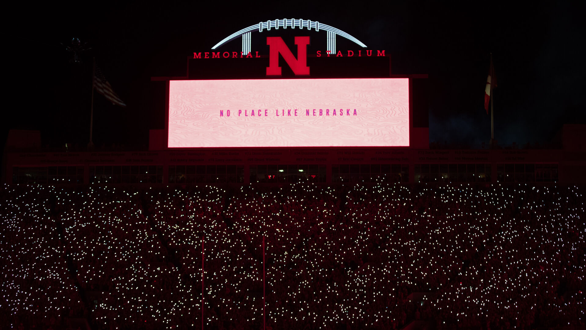 101021-owh-spo-nebmichigan-em24.jpg